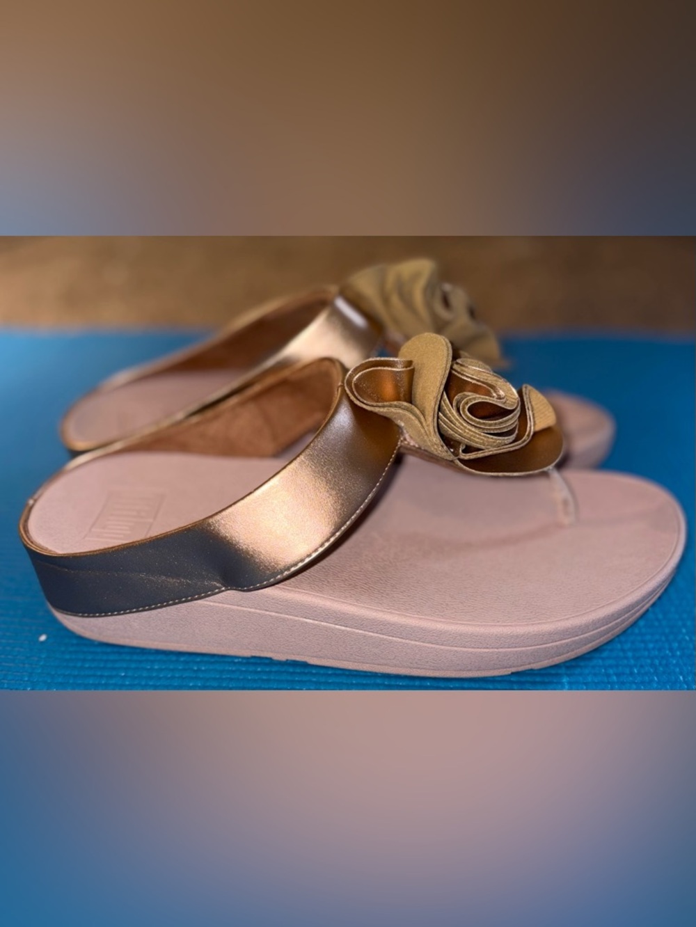 FitFlop Florrie Rose Gold Toe Post Sandals Size 8